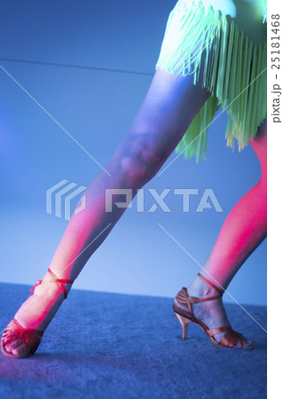 Woman dancer dancing in show Woman dancer dancing in show 25181468