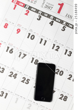 2017年カレンダーとスマートホン アポ取りイメージ 2017年カレンダーとスマートホン アポ取りイメージ 25188499