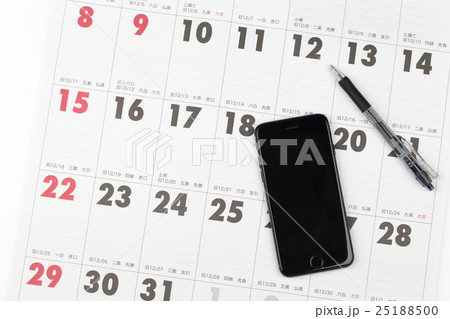 2017年カレンダーとスマートホン アポ取りイメージ 2017年カレンダーとスマートホン アポ取りイメージ 25188500