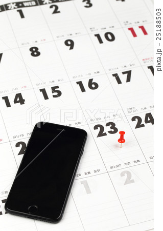 17年カレンダーとスマートホン アポ取りイメージの写真素材