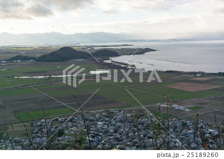 八幡山城から見た琵琶湖(滋賀県近江八幡市) 八幡山城から見た琵琶湖(滋賀県近江八幡市) 25189260