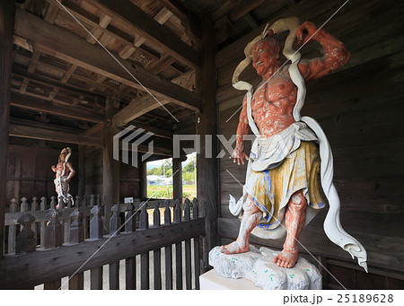 四国霊場第8番札所「熊谷寺」仁王門の金剛力士像 四国霊場第8番札所「熊谷寺」仁王門の金剛力士像 25189628