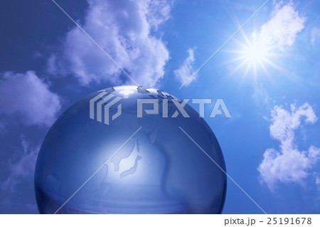 地球と青空と太陽_391 地球と青空と太陽_391 25191678