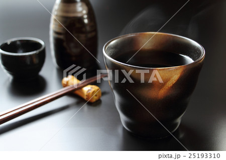 焼酎のお湯割りの写真素材