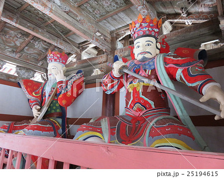 普賢寺・天王門内の彫像（北朝鮮・香山郡） 25194615
