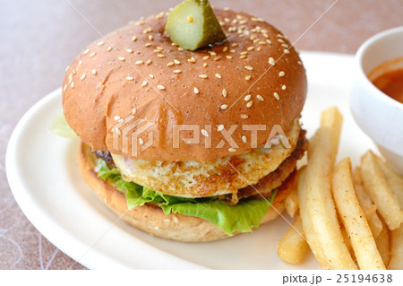 おいしいハンバーガー 25194638