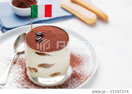 Tiramisu, traditional Italian dessert Italian flag 25197374