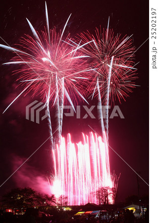 土浦全国花火競技大会　スターマイン 25202197
