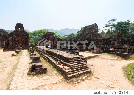 ベトナム中部にあるミーソン遺跡(ミーソン聖域) ベトナム中部にあるミーソン遺跡(ミーソン聖域) 25205149