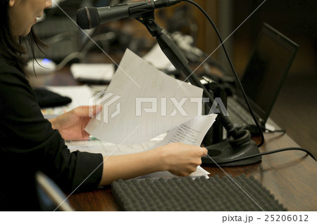 司会進行 25206012