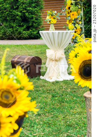 Wedding floristics in a rustic style Wedding floristics in a rustic style 25207020