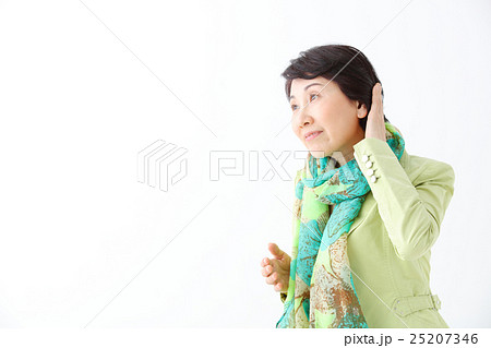 ライフスタイル　中年女性 25207346