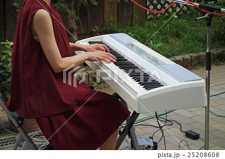 路上ライブ 25208608