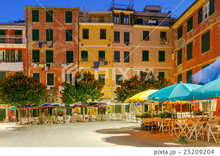 Vernazza. The central square is surrounded by 25209204