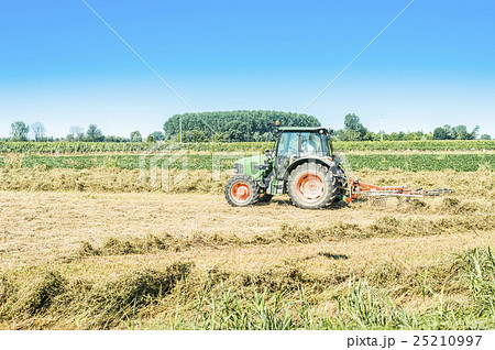Agricultural labor 25210997