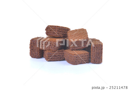 Wafers with chocolate isolated on white 25211478