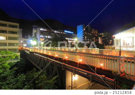くろがね橋から見た鬼怒川温泉郷夜景 25212858