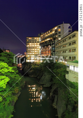 くろがね橋から見た鬼怒川温泉郷夜景 くろがね橋から見た鬼怒川温泉郷夜景 25212861