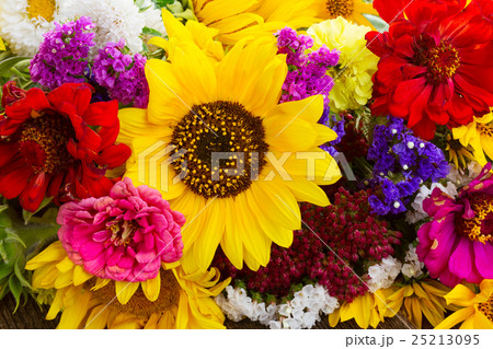 Bright fall bouquet 25213095