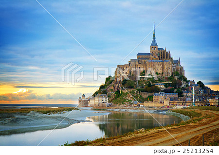 Mont St Michel at sunset , France 25213254