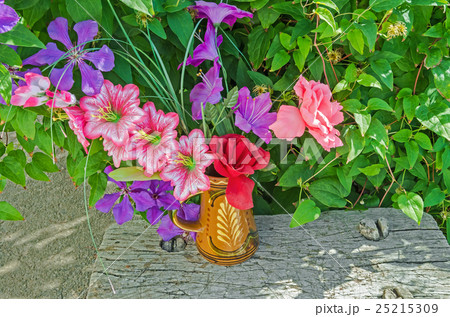 Floral still life 25215309