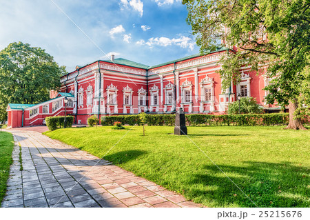 Novodevichy convent, landmark in Moscow, Russia 25215676