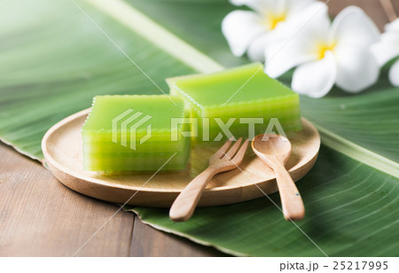 Multi Layer Sweet Cake (Kanom Chan) 25217995