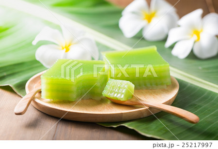 Multi Layer Sweet Cake (Kanom Chan) 25217997