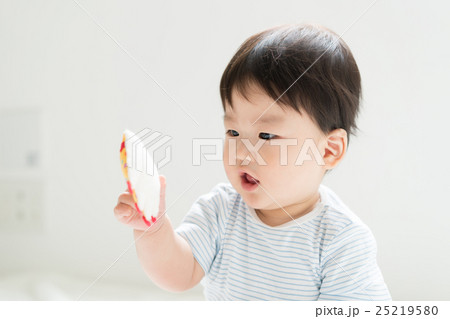 赤ちゃん 赤ちゃん 25219580