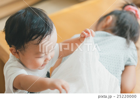 11 months old & 6 years old 11 months old & 6 years old 25220000
