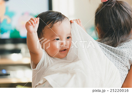 11 months old　&　6 years old 25220016