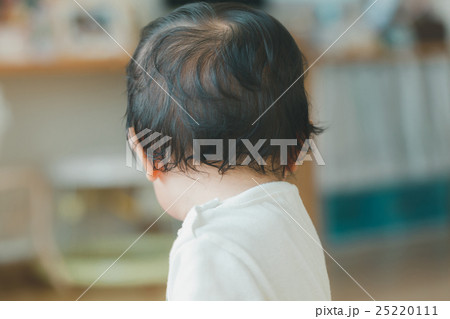 11 months old 25220111
