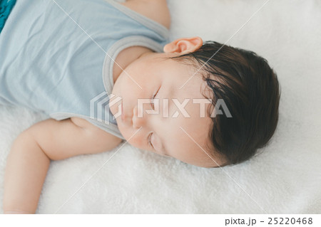 11 months old 25220468