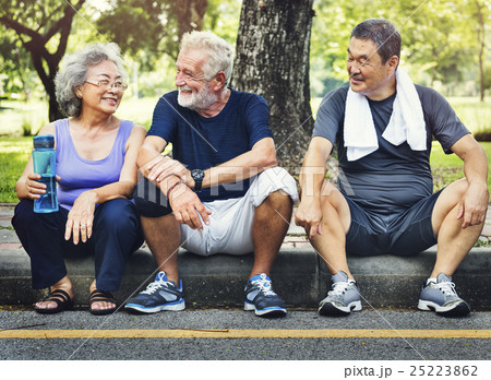 Meet Up Retired Wellbeing Pensioner Workout Concept Meet Up Retired Wellbeing Pensioner Workout Concept 25223862
