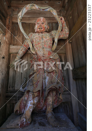 四国別格霊場第一番札所「大山寺」仁王像 阿形 四国別格霊場第一番札所「大山寺」仁王像 阿形 25225337