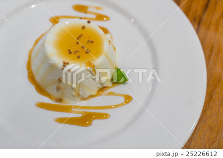 Creme caramel Pudding, delicious dessert . Creme caramel Pudding, delicious dessert . 25226612