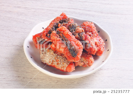 Fried red yeast eel is a popular dish in Taiwan   25235777