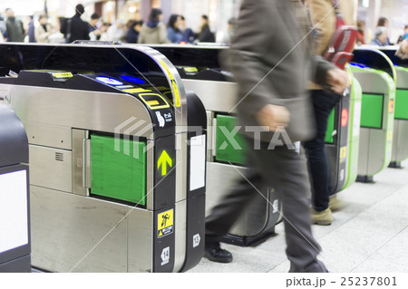 駅　自動改札　イメージ 25237801