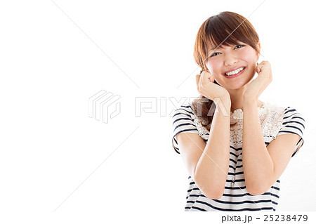 可愛い夏服を着た女の子 25238479