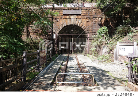 閉鎖中の大日影トンネル（深沢口）（山梨県甲州市） 25248487