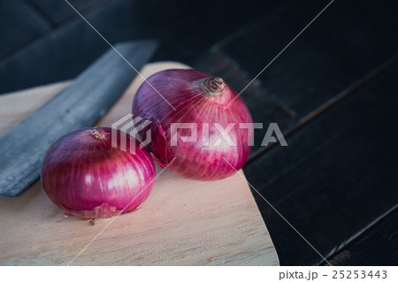 Close Up of French Red Shallots 25253443