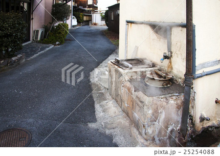 別府温泉　鉄輪の街中にある地獄蒸し 25254088