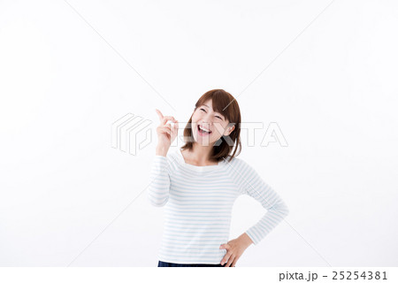 若い女性、ひらめき 若い女性、ひらめき 25254381