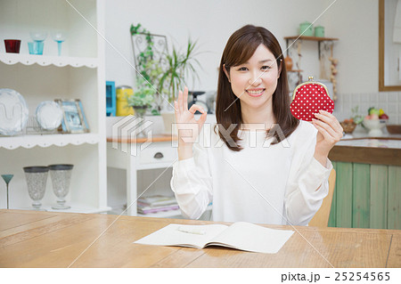 女性　ライフスタイルイメージ 25254565