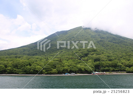栃木県日光市中禅寺湖の風景 25256823