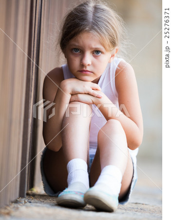 alone worried girl alone worried girl 25276371
