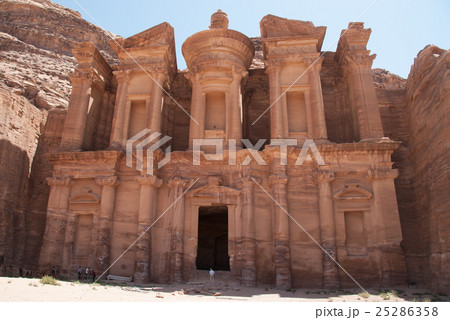 ぺトラ遺跡 エド・ディル(修道院) ぺトラ遺跡 エド・ディル(修道院) 25286358