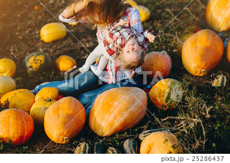 mother playing with her daughter mother playing with her daughter 25286437