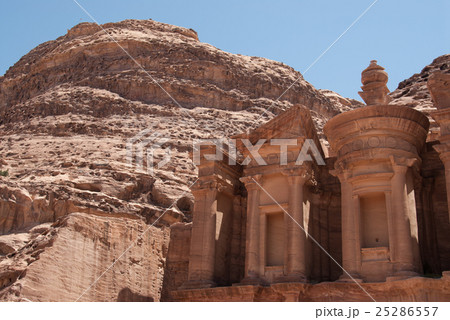 ぺトラ遺跡 エド・ディル(修道院) ぺトラ遺跡 エド・ディル(修道院) 25286557