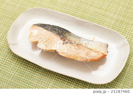 鮭の塩焼き 25287460
